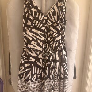 Banana Republic Black & White Abstract V-Neck Mini Dress